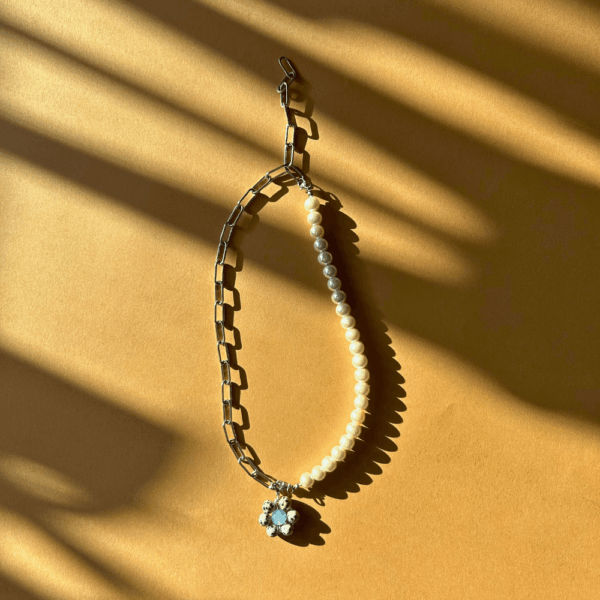 Łańcuch „Mix & Match” – pół łańcuch, pół naszyjnik z odpinaną zawieszką - kwiatek i perły