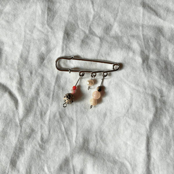 Broszka stalowa z unikatowymi, ręcznie wykonanymi elementami #3