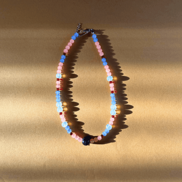 Naszyjnik szklany z borówką - niebieski, różowy, porzeczkowy