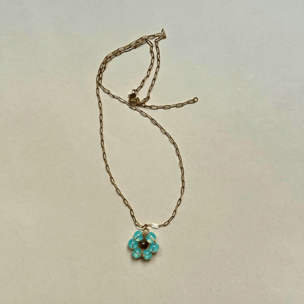 Delikatny złoty łańcuszek z ręcznie robionym kwiatkiem – 70 cm - zielony i czekolada