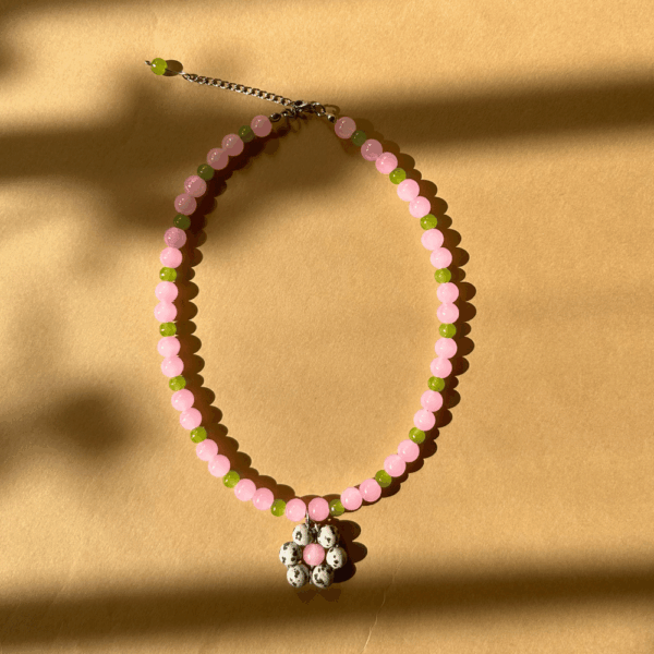 Naszyjnik szklany różowo-zielony z kwiatkiem z jaspisu