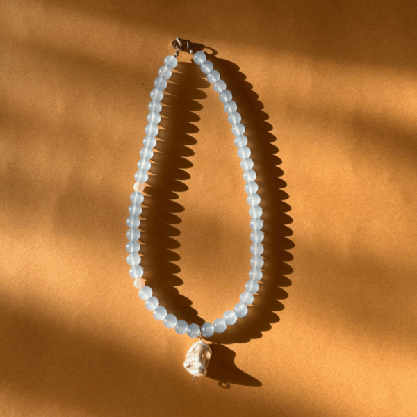 Szklany naszyjnik – błękit, perła seashell i kwarc różowy