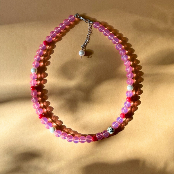 Naszyjnik z półtransparentnych różowych koralików z perłami i jaspisem