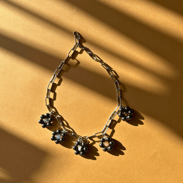 Łańcuch z zawieszkami - kwiaty - hematyt, szkło, jaspis