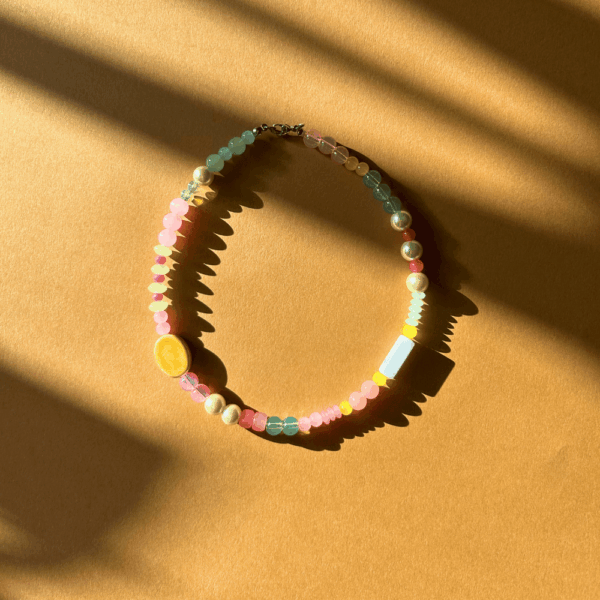 Naszyjnik szklany - pastele - naszyjnik pełen radości, szkło, stal, ceramika - NIESPODZIANKA