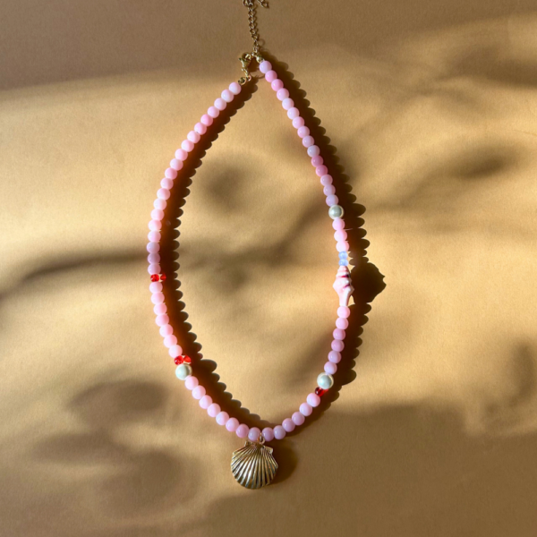 Naszyjnik szklany - SEKRETNIK - muszla z perłami i ceramiką